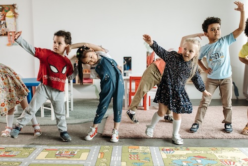 Article Title - Online Children’s Drama Classes That Actually Feel Live — Welcome to CrEd E‑Theatre
